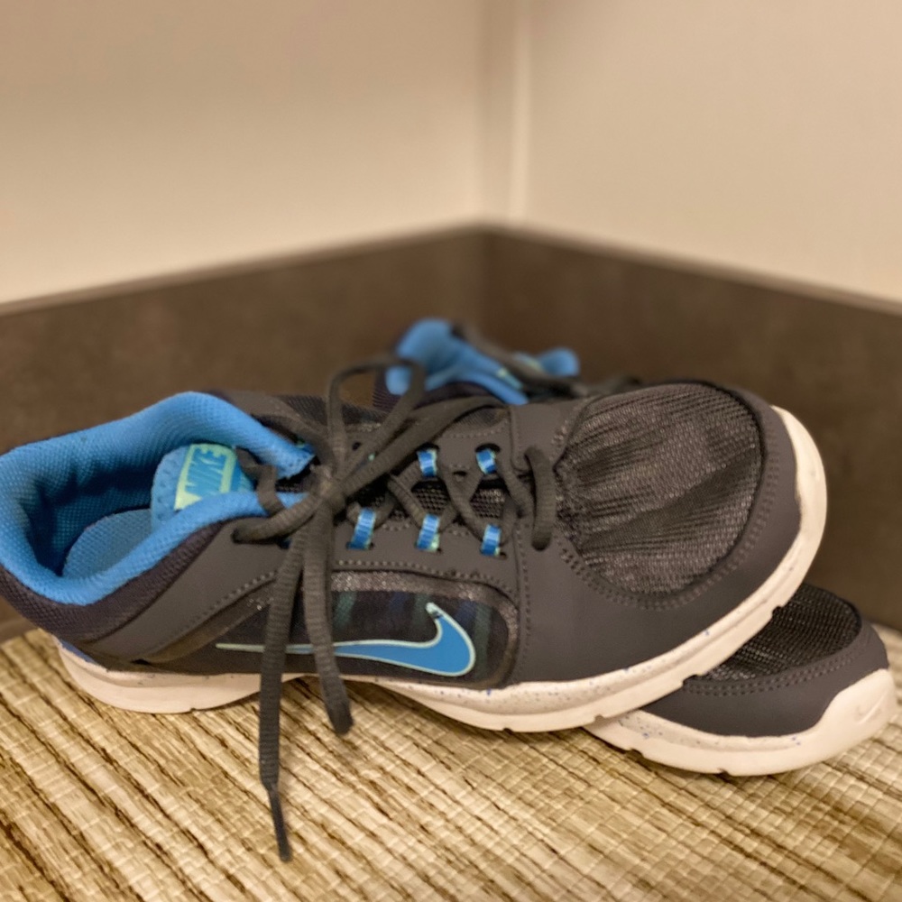 Nike grey & blue sneakers
